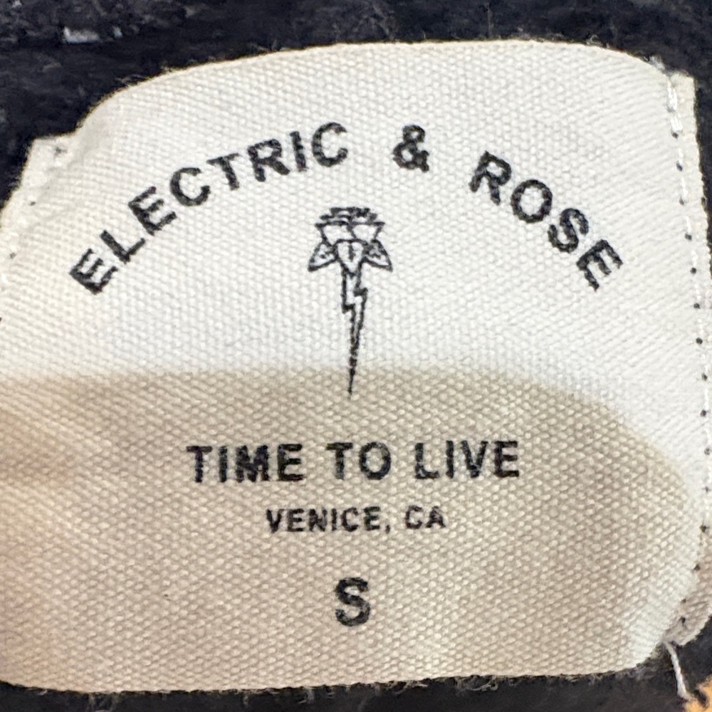 Electric & Rose Black cozy shorts - Picture 2 of 2